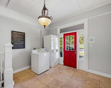 326 W Sears Street - Photo Thumbnail 15