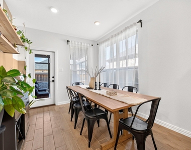 2116 Barx Drive - Photo Thumbnail 14