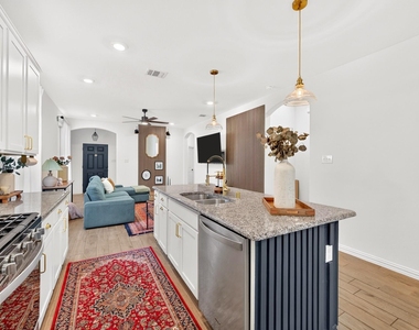 2116 Barx Drive - Photo Thumbnail 9