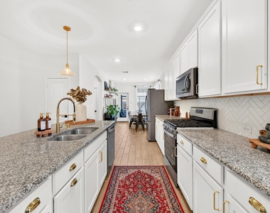 2116 Barx Drive - Photo Thumbnail 13