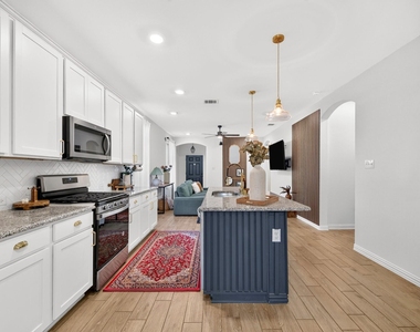 2116 Barx Drive - Photo Thumbnail 10