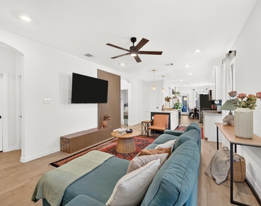 2116 Barx Drive - Photo Thumbnail 7