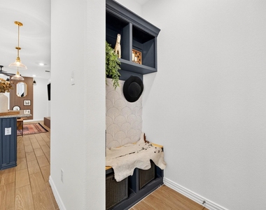 2116 Barx Drive - Photo Thumbnail 16