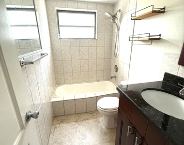 1100 Ne 9th Avenue - Photo Thumbnail 5