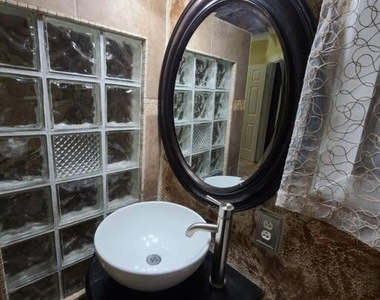 3321 Sw 32nd Avenue - Photo Thumbnail 6