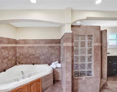 3321 Sw 32nd Avenue - Photo Thumbnail 7