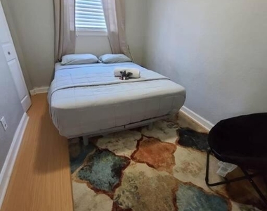 3321 Sw 32nd Avenue - Photo Thumbnail 8
