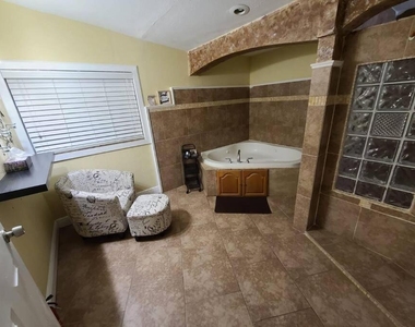 3321 Sw 32nd Avenue - Photo Thumbnail 5