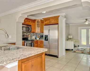 3321 Sw 32nd Avenue - Photo Thumbnail 11
