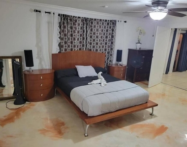 3321 Sw 32nd Avenue - Photo Thumbnail 4