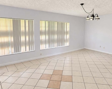 218 Olive Avenue - Photo Thumbnail 12