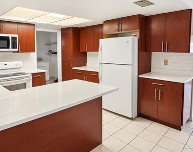 218 Olive Avenue - Photo Thumbnail 3