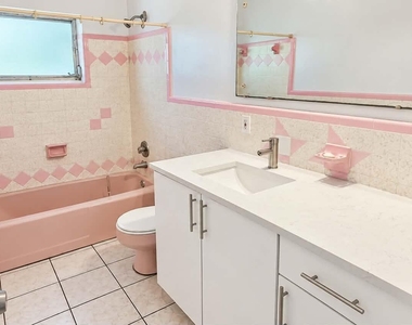 218 Olive Avenue - Photo Thumbnail 10