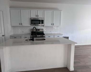 3505 Triumph Drive - Photo Thumbnail 9