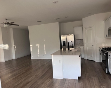 3505 Triumph Drive - Photo Thumbnail 8