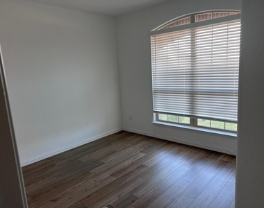 3505 Triumph Drive - Photo Thumbnail 20