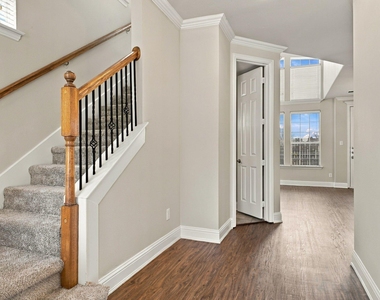 2529 Champagne Drive - Photo Thumbnail 3