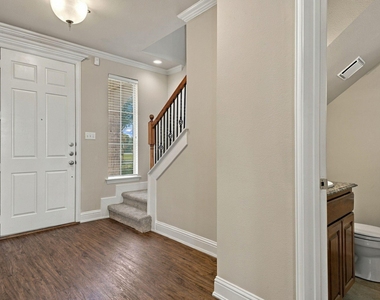 2529 Champagne Drive - Photo Thumbnail 4