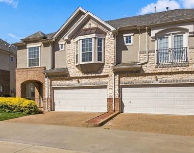 2529 Champagne Drive - Photo Thumbnail 2