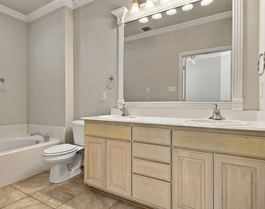 2529 Champagne Drive - Photo Thumbnail 17