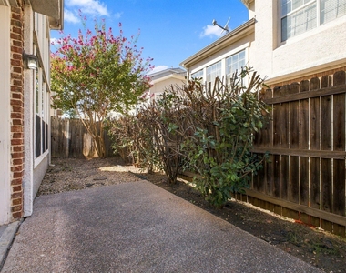 2529 Champagne Drive - Photo Thumbnail 26