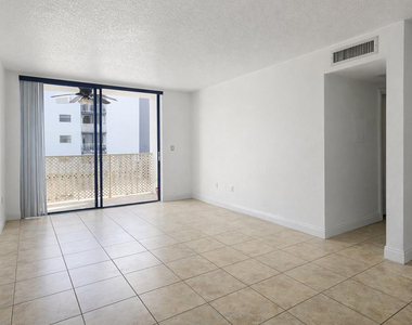 8185 Nw 7th Street - Photo Thumbnail 2