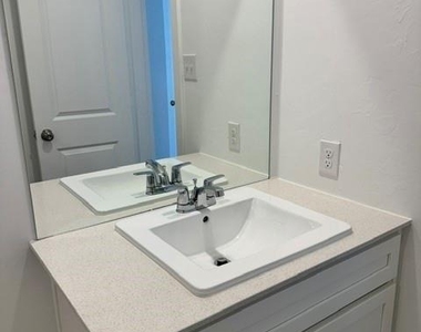 11905 Sw 32nd Street - Photo Thumbnail 12
