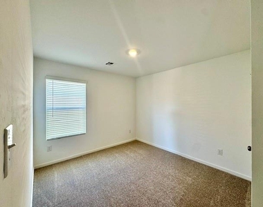 11905 Sw 32nd Street - Photo Thumbnail 13
