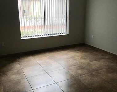 3246 Coral Lake Lane - Photo Thumbnail 5
