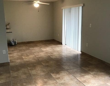 3246 Coral Lake Lane - Photo Thumbnail 4