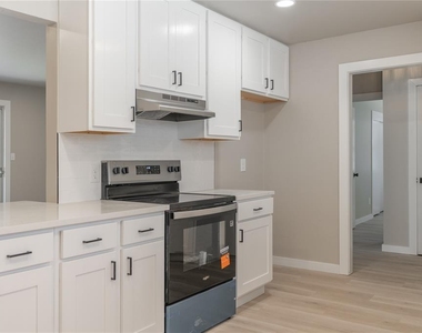 3929 Nw 59th Street - Photo Thumbnail 9