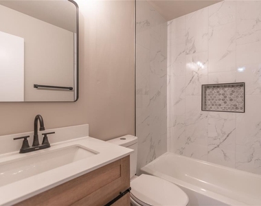 3929 Nw 59th Street - Photo Thumbnail 20