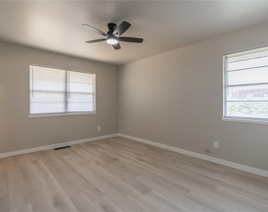 3929 Nw 59th Street - Photo Thumbnail 12