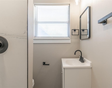 3929 Nw 59th Street - Photo Thumbnail 16