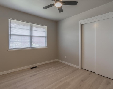 3929 Nw 59th Street - Photo Thumbnail 18