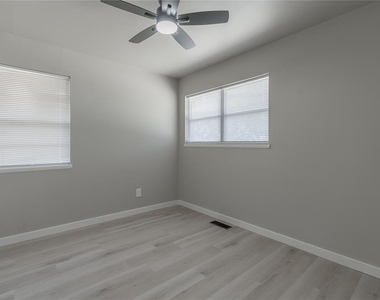 3929 Nw 59th Street - Photo Thumbnail 22