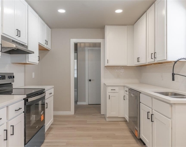3929 Nw 59th Street - Photo Thumbnail 10