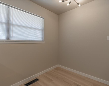 3929 Nw 59th Street - Photo Thumbnail 11