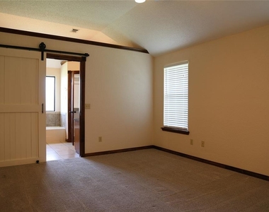 13000 S Robinson Avenue - Photo Thumbnail 8