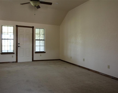13000 S Robinson Avenue - Photo Thumbnail 3