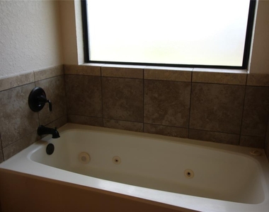 13000 S Robinson Avenue - Photo Thumbnail 11