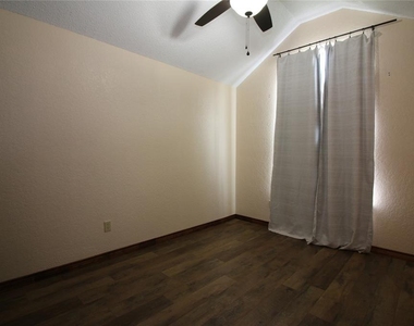 13000 S Robinson Avenue - Photo Thumbnail 14