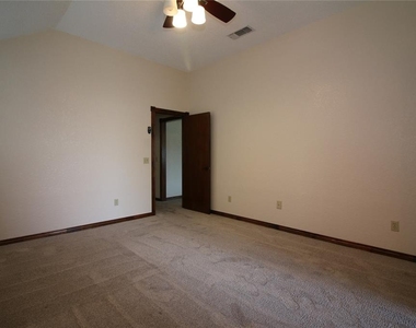 13000 S Robinson Avenue - Photo Thumbnail 12