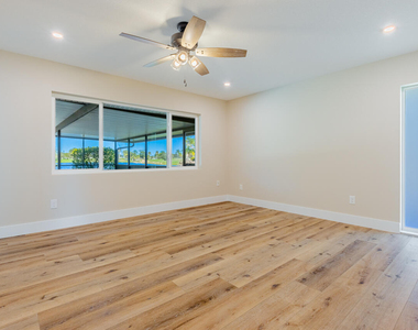 1425 Se Sunshine Avenue - Photo Thumbnail 11