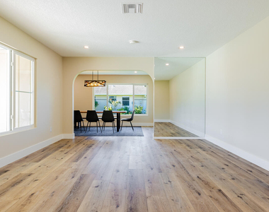 1425 Se Sunshine Avenue - Photo Thumbnail 4