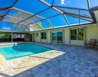 1425 Se Sunshine Avenue - Photo Thumbnail 25