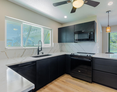 1425 Se Sunshine Avenue - Photo Thumbnail 7