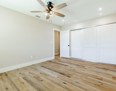 1425 Se Sunshine Avenue - Photo Thumbnail 19