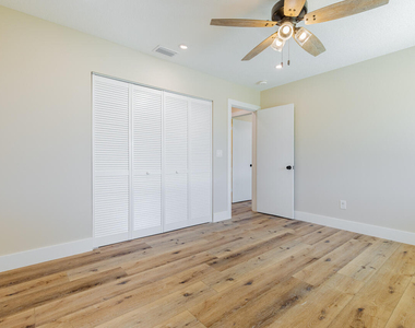 1425 Se Sunshine Avenue - Photo Thumbnail 20