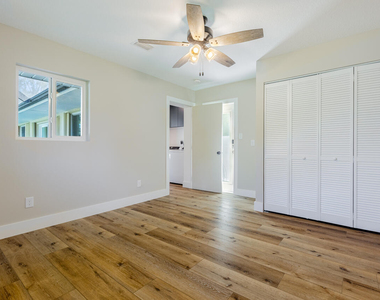 1425 Se Sunshine Avenue - Photo Thumbnail 17